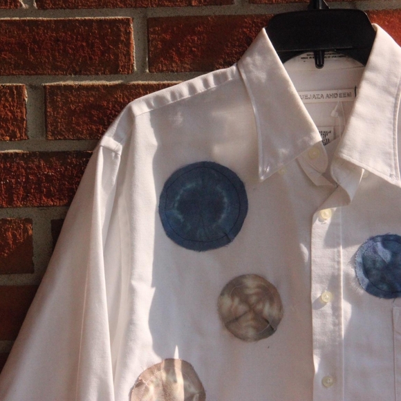 Simple Abstract Button Down - Picture 2 of 5